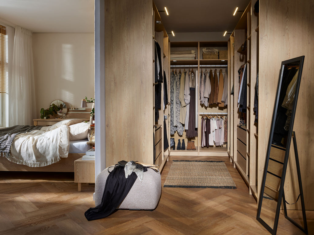 VelvetForms Stor – Åben Garderobe 160×240 (Naturlig Eg)