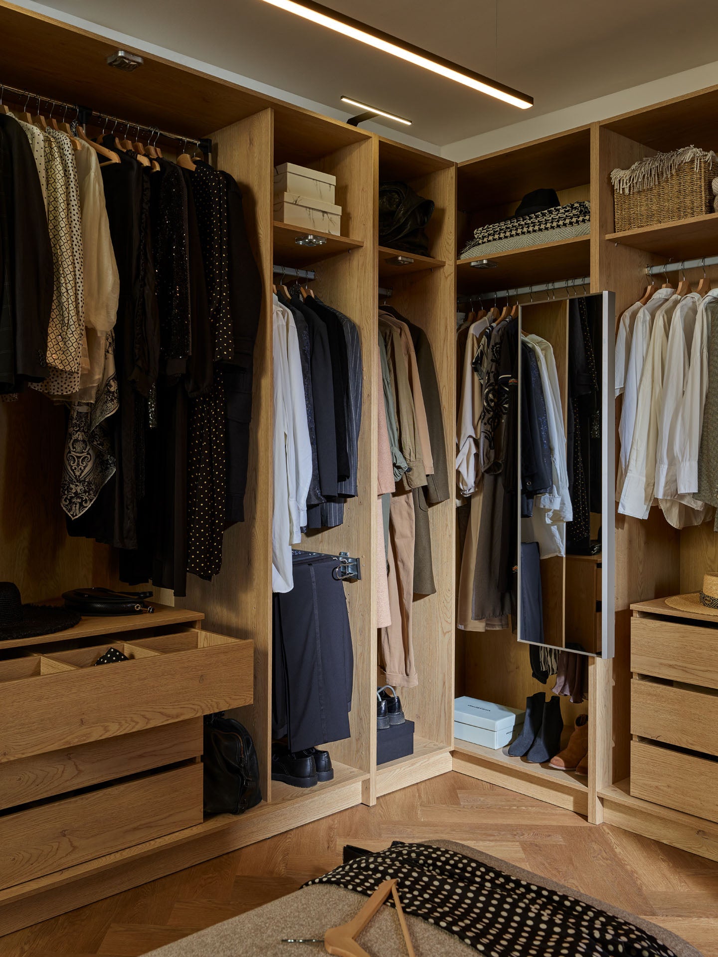VelvetForms Stor – Åben Garderobe 160×240 (Naturlig Eg)