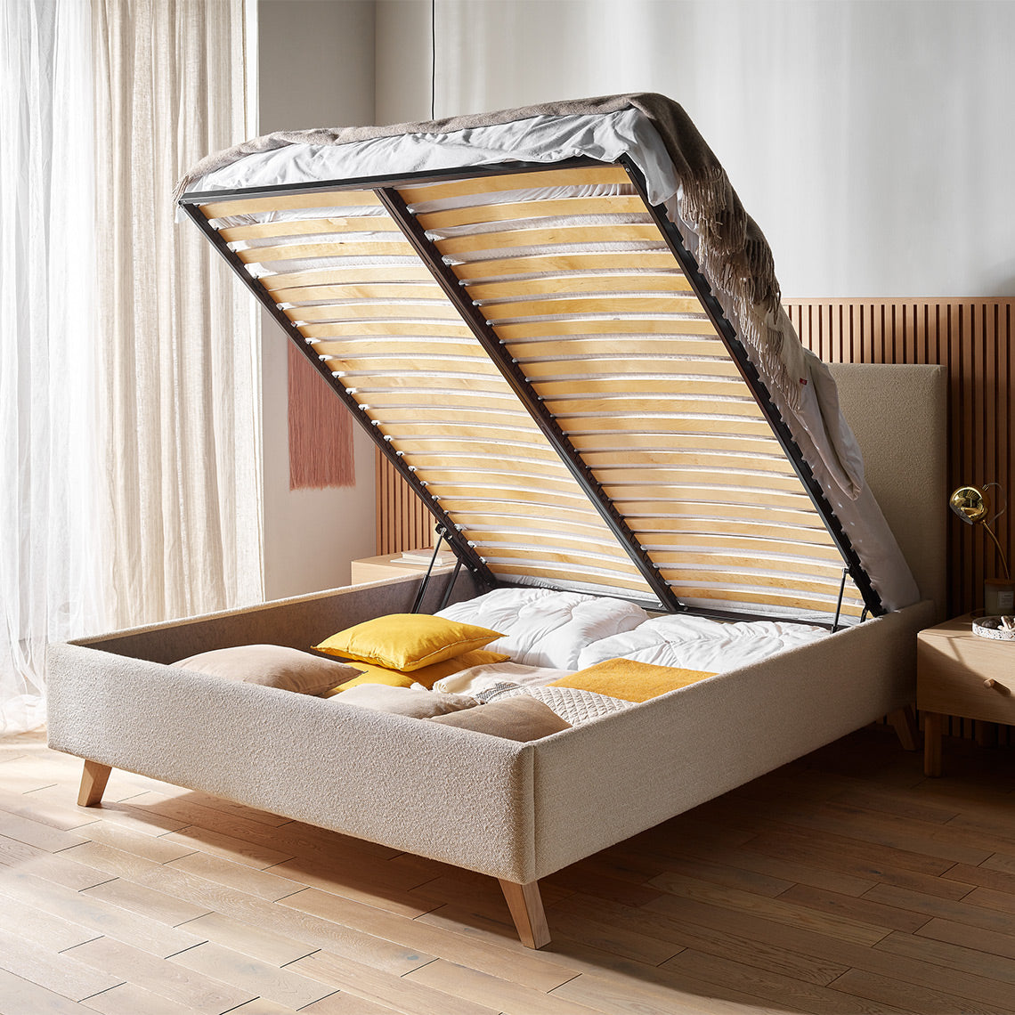 VelvetForms Puric – Polstret Seng 160×200 med Opbevaring (Valgfri Stof & Ben)