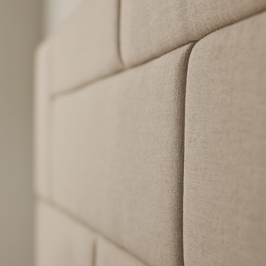 VelvetForms Harmonic – Eksklusiv Premium Polstret Seng 160×200 (Valgfri Stof & Ben)